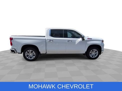 Used 2025 Chevrolet Silverado 1500 LTZ w/ LTZ Premium Package AWD/4WD image 9