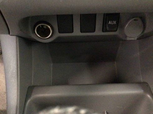 Used 2011 Toyota Tacoma 4x4 Access Cab V6 w/ TRD Sport Pkg image 26