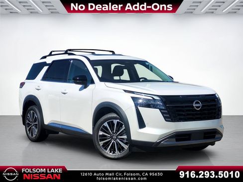 New 2026 Nissan Pathfinder Platinum w/ Cargo Package AWD/4WD image 1