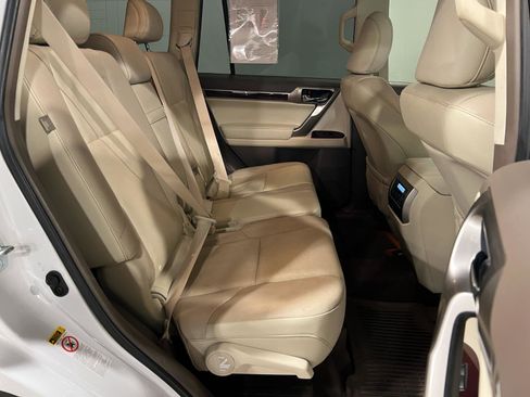 Used 2018 Lexus GX 460 Premium image 36