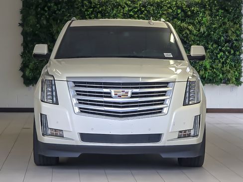 Used 2015 Cadillac Escalade ESV Platinum AWD/4WD image 9