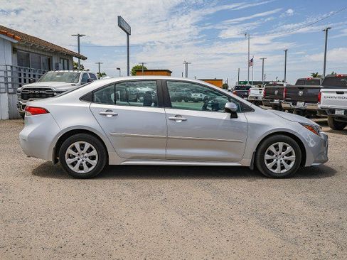 Used 2024 Toyota Corolla LE FWD image 3