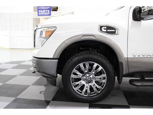 Used 2019 Nissan Titan Platinum Reserve w/ Platinum Utility Package image 10