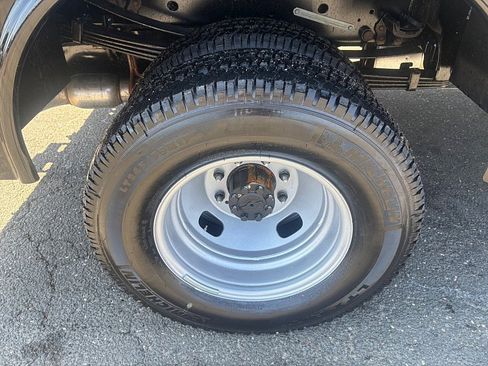 New 2025 Ford F350 XL w/ XL Chrome Package image 18