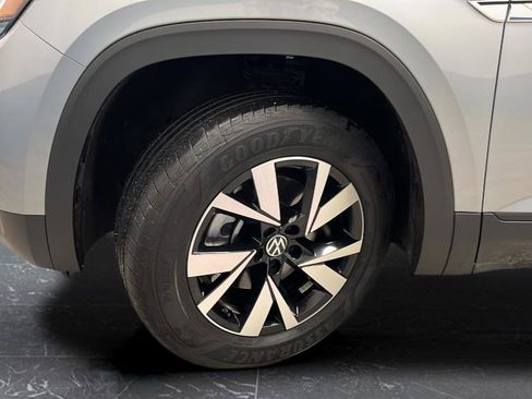 Used 2023 Volkswagen Atlas Cross Sport SE image 35