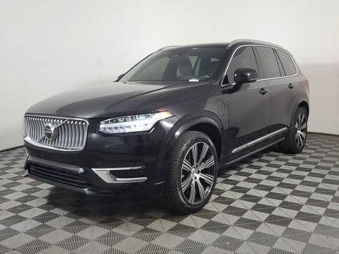 Certified 2024 Volvo XC90 T8 Plus AWD/4WD image 3