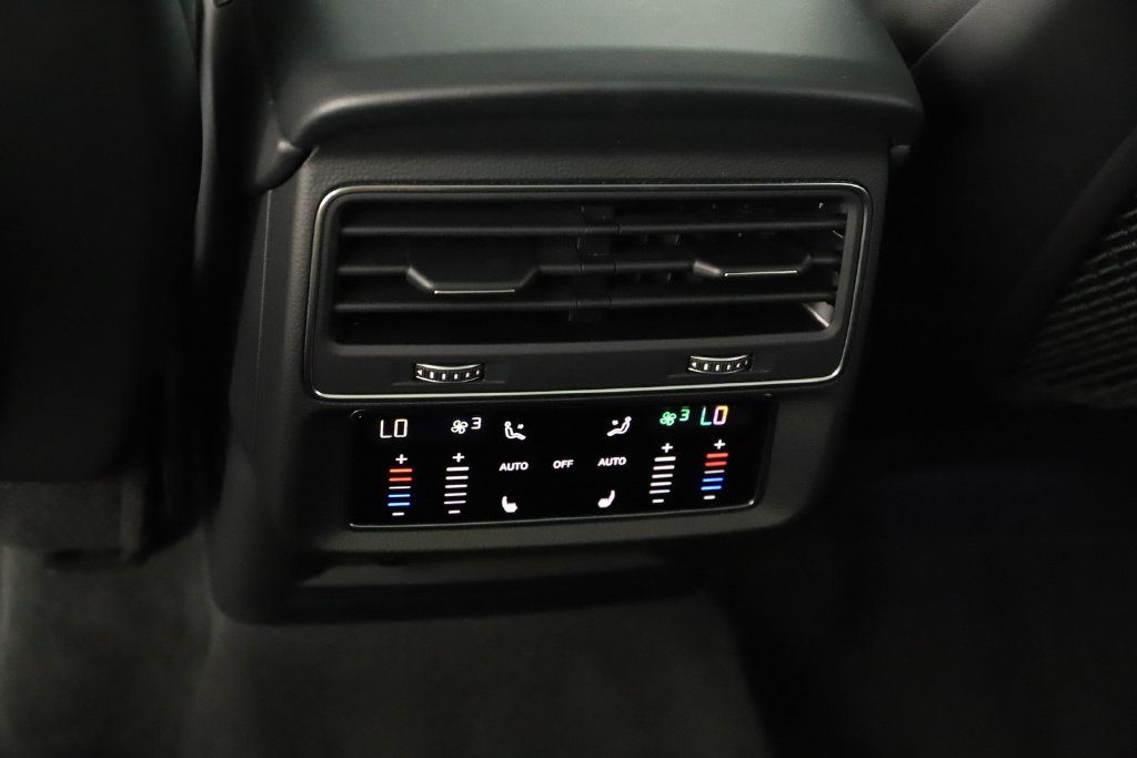 Used 2023 Audi Q7 3.0T Prestige w/ Prestige Package AWD/4WD image 22