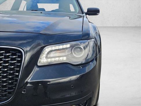 Used 2022 Chrysler 300 Touring L image 14