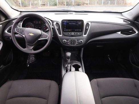 Used 2024 Chevrolet Malibu LT image 21