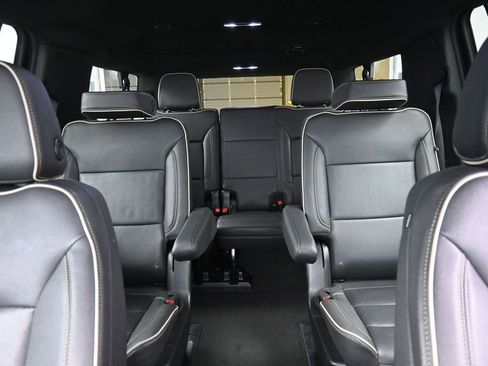 Used 2023 Chevrolet Suburban Premier AWD/4WD image 20