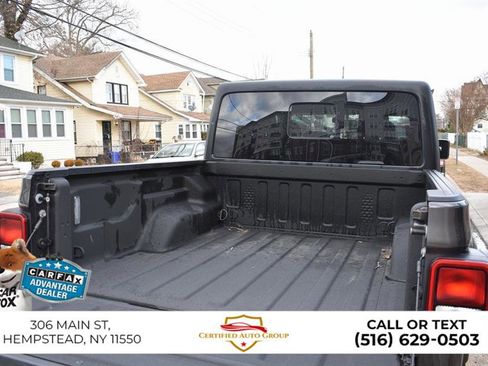 Used 2022 Jeep Gladiator Sport image 33