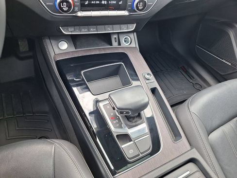 Used 2021 Audi Q5 2.0T Premium Plus w/ Premium Plus Package AWD/4WD image 15