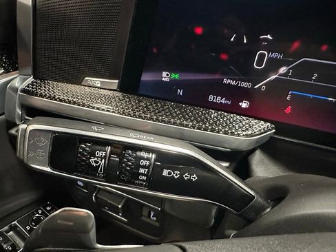 Used 2025 Cadillac Escalade V image 23