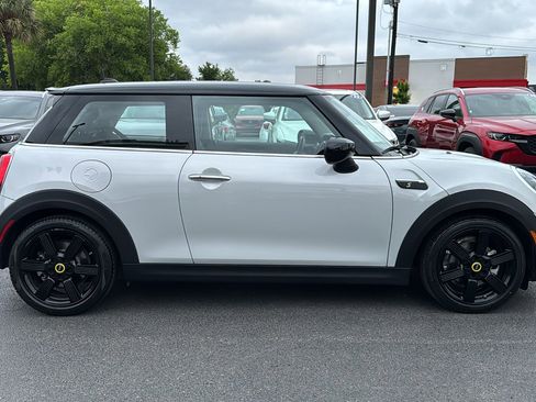 Used 2022 MINI Cooper SE FWD image 9