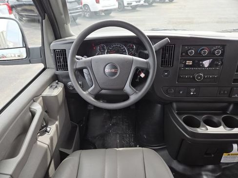 New 2026 GMC Savana 3500 w/ Driver Convenience Package RWD image 24