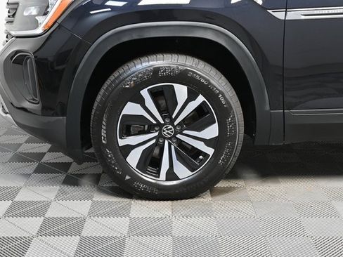 Certified 2025 Volkswagen Atlas Cross Sport SE image 14