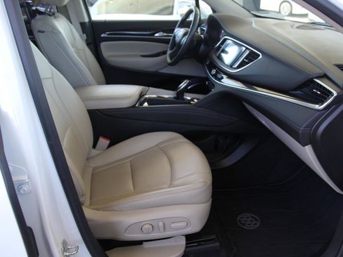 Used 2018 Buick Enclave Premium FWD image 30