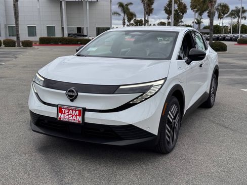 New 2026 Nissan Leaf SV+ w/ Illuminated Package FWD image 4