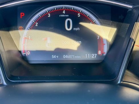 Used 2019 Honda Civic Sport Touring image 18