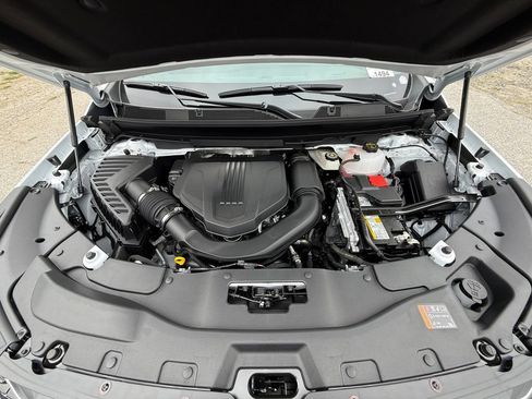 New 2026 Chevrolet Traverse LT w/ Sun and Wheel Package FWD image 29