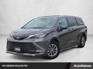 Used 2022 Toyota Sienna XLE FWD video 1