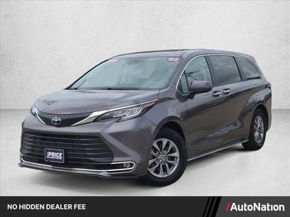 Used 2022 Toyota Sienna XLE