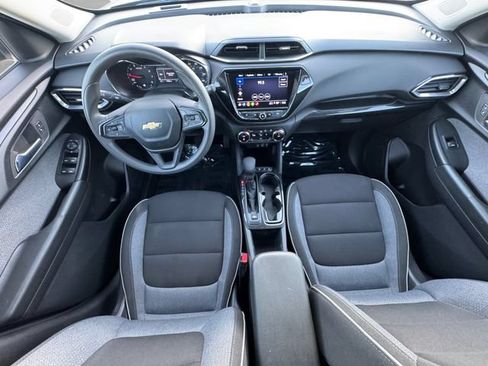 Used 2022 Chevrolet TrailBlazer LT w/ Convenience Package FWD image 20