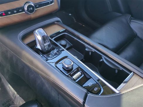 Used 2019 Volvo XC90 T8 Inscription w/ Luxury Package image 23