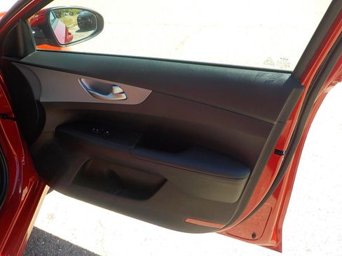 Used 2023 Kia Forte LXS w/ LXS Technology Package image 14