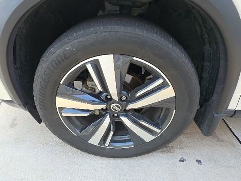 Used 2021 Nissan Rogue SL FWD image 10