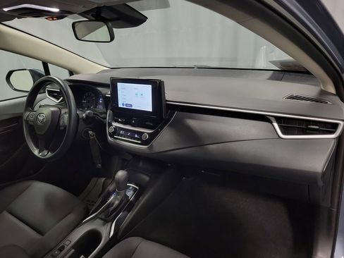 Used 2025 Toyota Corolla LE image 25