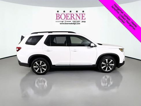 Used 2024 Honda Pilot Touring image 8