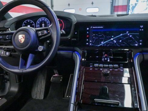 Used 2025 Porsche Panamera image 33