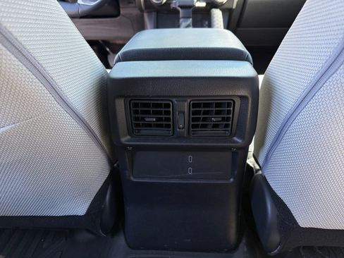 Used 2025 Toyota 4Runner SR5 AWD/4WD image 30