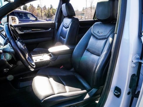 Used 2020 Cadillac XT6 Premium Luxury image 32