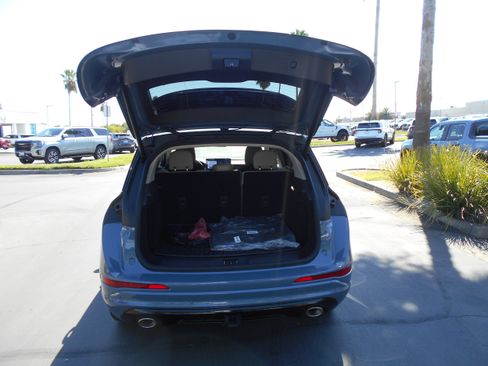 Used 2025 Lincoln Corsair Grand Touring w/ Equipment Group 302A AWD/4WD image 11