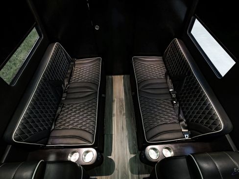 Used 2023 Mercedes-Benz Sprinter 3500 w/ Parking Package image 99