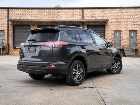 Used 2017 Toyota RAV4 LE FWD image 2