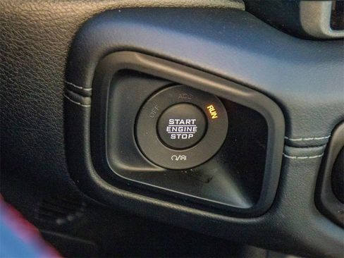 Used 2024 Jeep Wrangler Unlimited Rubicon image 34