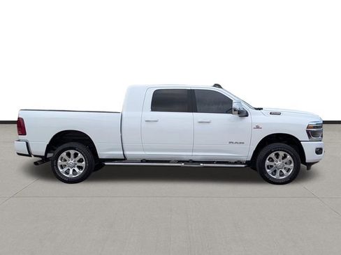 Used 2025 RAM 3500 Laramie AWD/4WD image 4