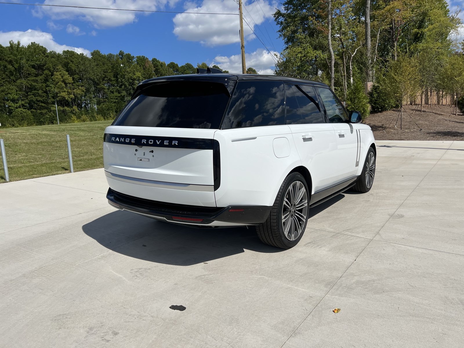Used 2024 Land Rover Range Rover Autobiography AWD/4WD image 8