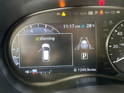 Used 2022 Nissan Kicks SR w/ Premium Package image 18