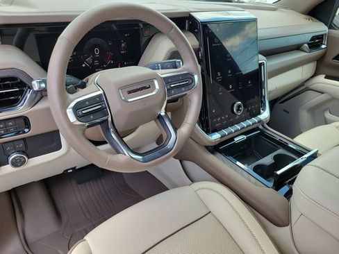 Used 2026 GMC Yukon XL Denali w/ Sun & Power Step Package RWD image 11