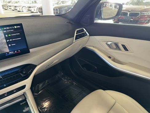Certified 2025 BMW 330i Sedan w/ Convenience Package image 29