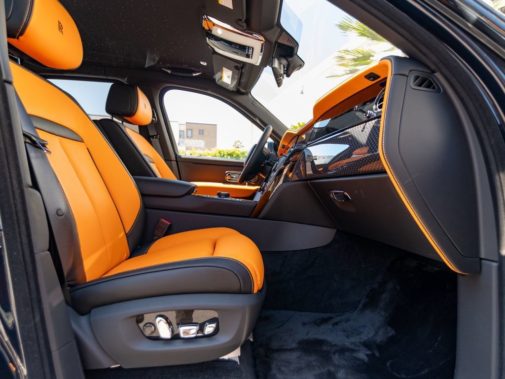 New 2027 Rolls-Royce Cullinan Black Badge AWD/4WD image 37
