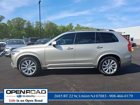 Used 2017 Volvo XC90 T6 Momentum AWD/4WD image 3