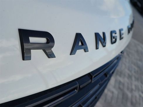 New 2026 Land Rover Range Rover SE image 9