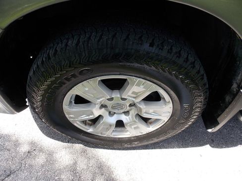 Used 2017 Nissan Titan SV RWD image 19