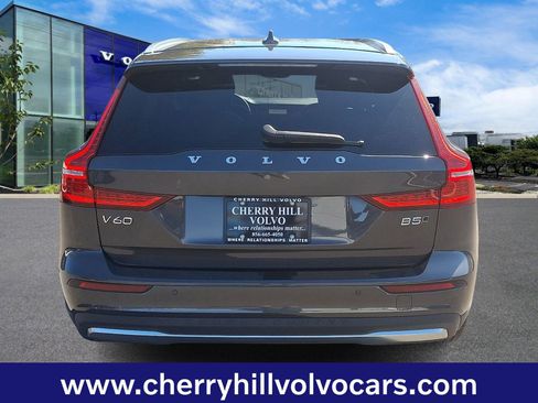 Certified 2025 Volvo V60 B5 Cross Country Plus image 6
