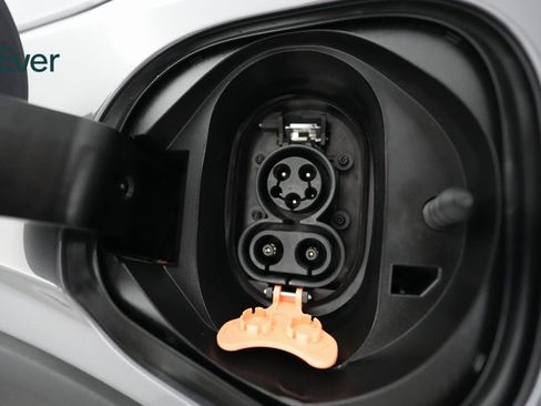 Used 2022 Chevrolet Bolt EUV Premier w/ Sun & Sound Package image 23